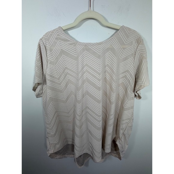Philosophy Republic Clothing Tops - Philosophy Republic Clothing Womens 1X Cream Chevron Textured Blouse Top